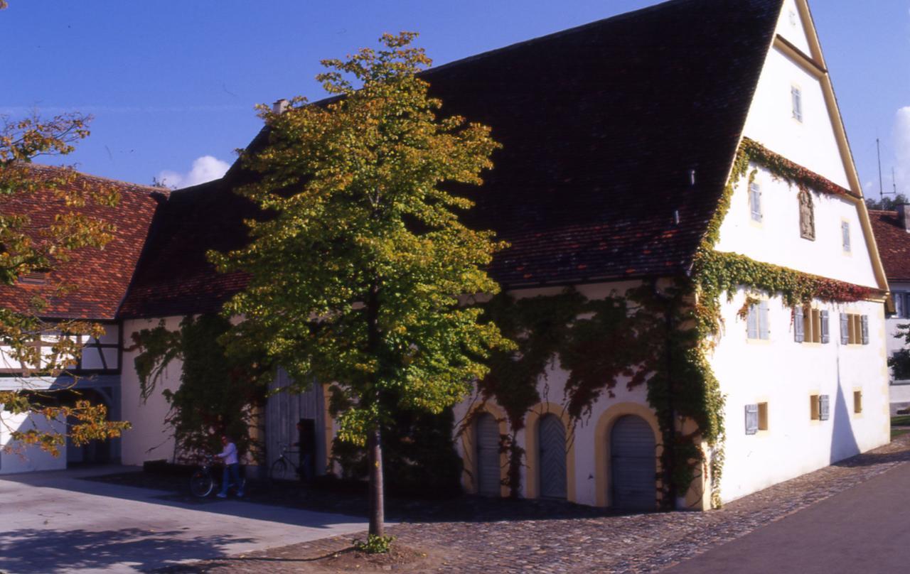 Markgraeflich Badischer Gasthof Schwanen Salem  Extérieur photo