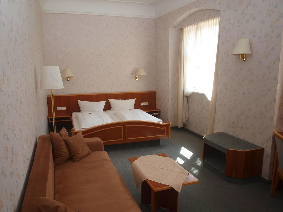 Markgraeflich Badischer Gasthof Schwanen Salem  Extérieur photo