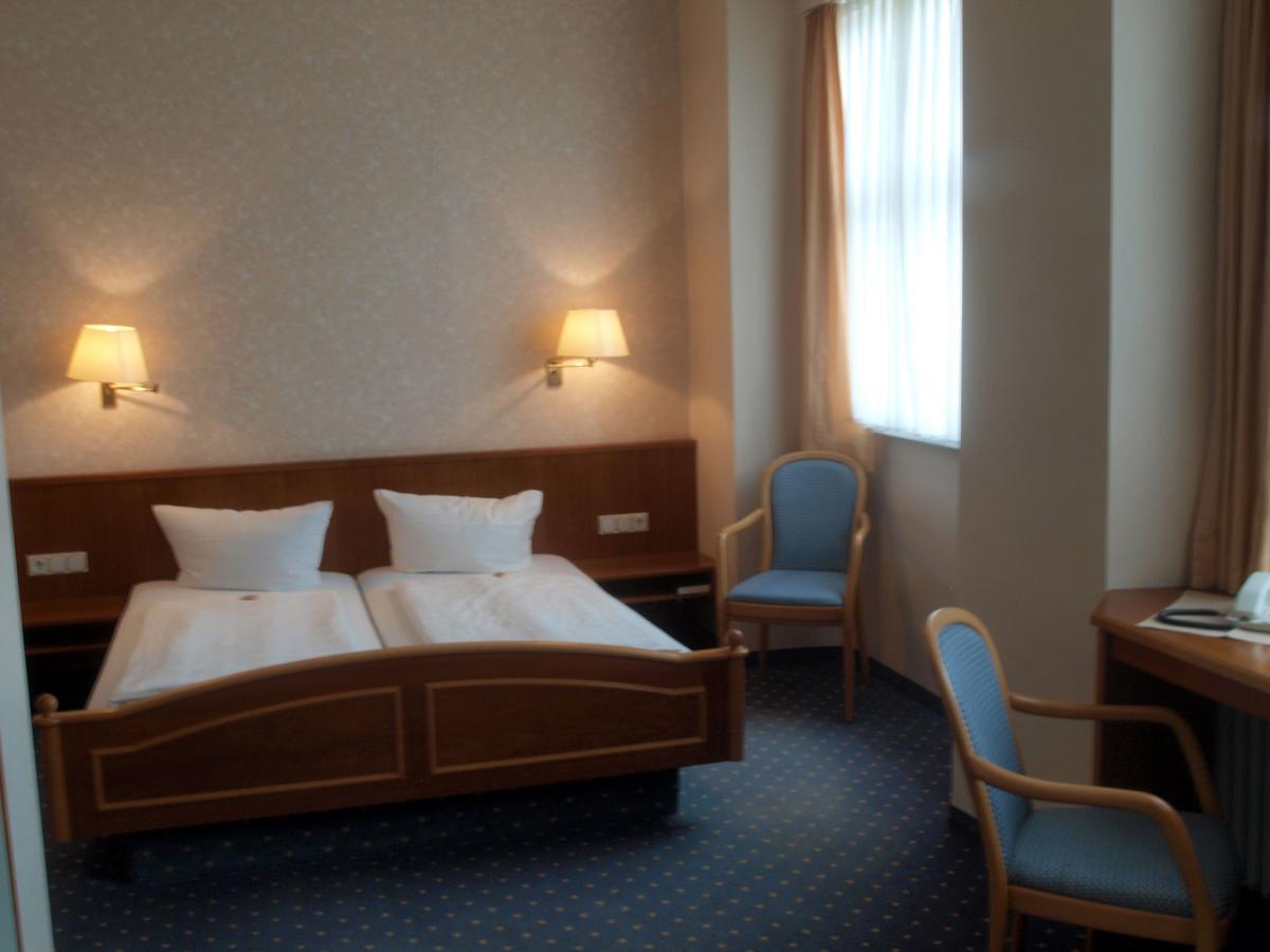 Markgraeflich Badischer Gasthof Schwanen Salem  Extérieur photo